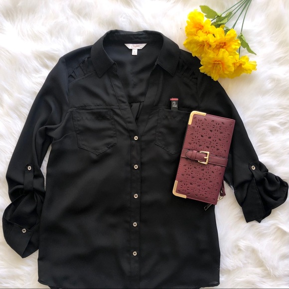 NWOT Candie’s Button Down Blouse. Size:Medium - Picture 6 of 8